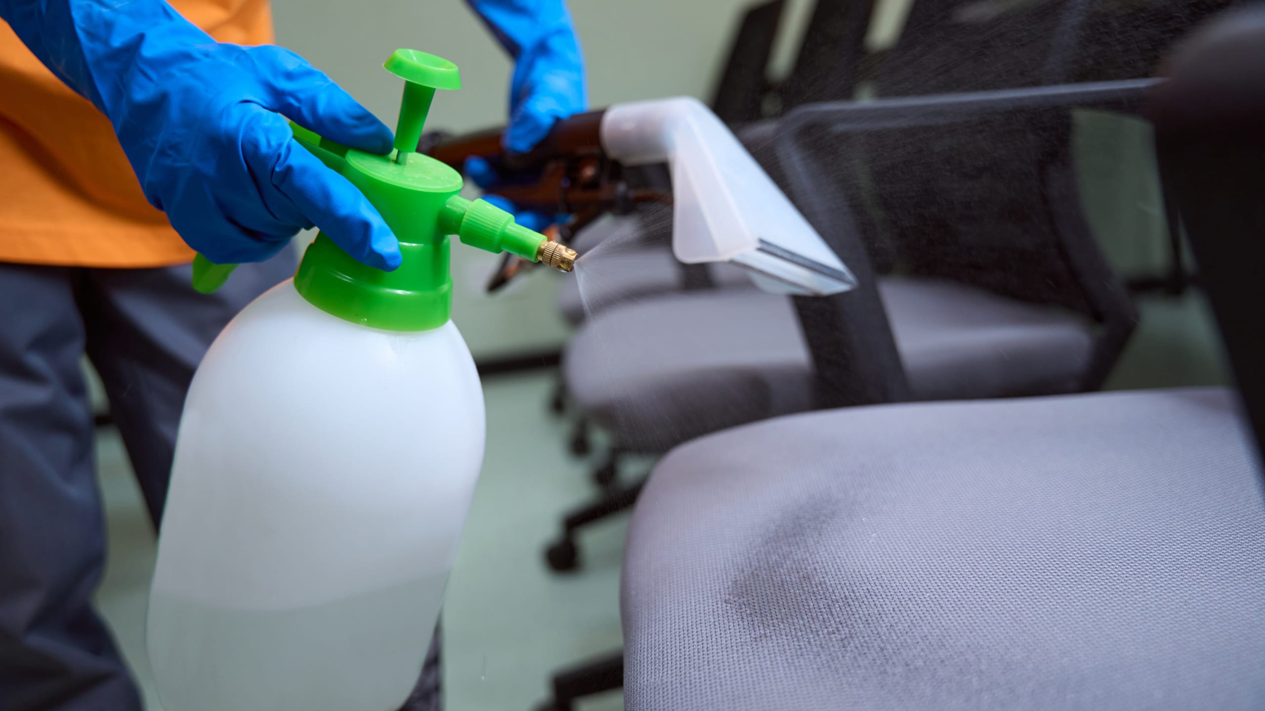 How to Easily Improve Your Business' Cleanliness with Professional Office Cleaners 