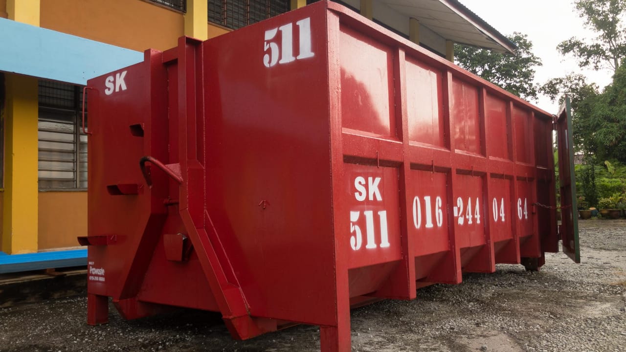 What is the fastest way to clean up your yard after a big project? Rent a dumpster, no hassle required!